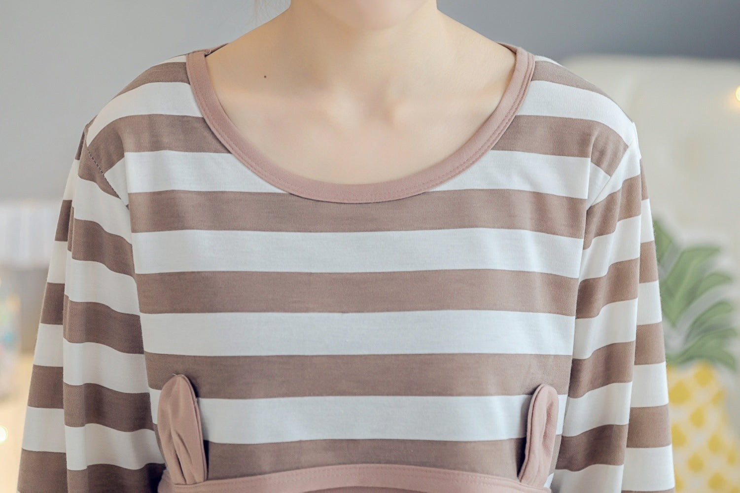 ストライプ授乳パジャマの柔らかいコットン生地の質感
