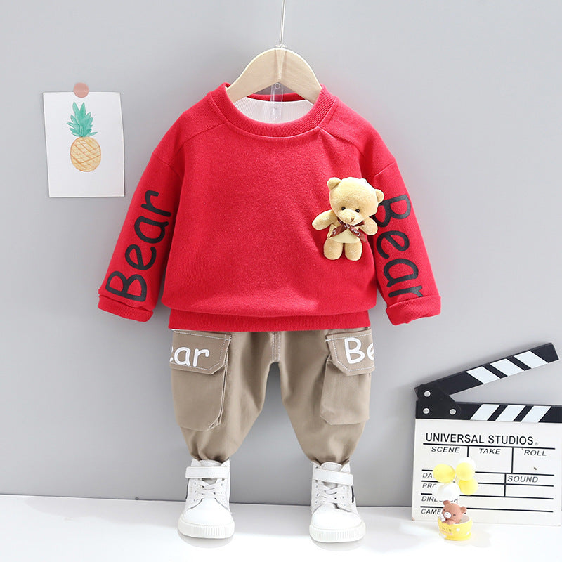 グレーのベアプリントスウェットとパンツのセットアップ