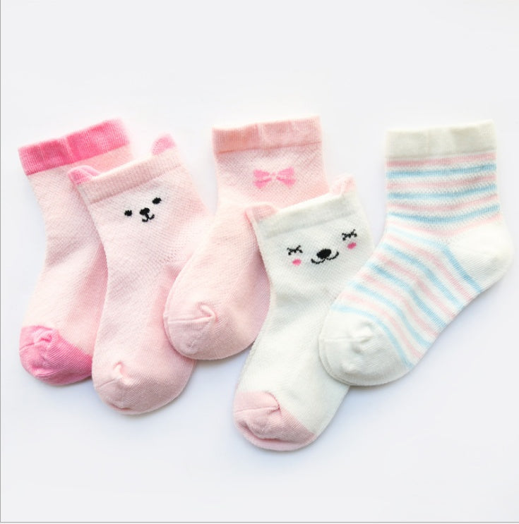 S M Lの3サイズ展開を示すキッズソックス サイズ表記入りイメージ