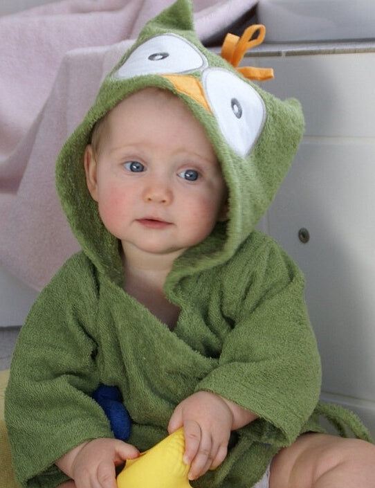 hooded baby bathrobe quickly absorbs moisture from head and body