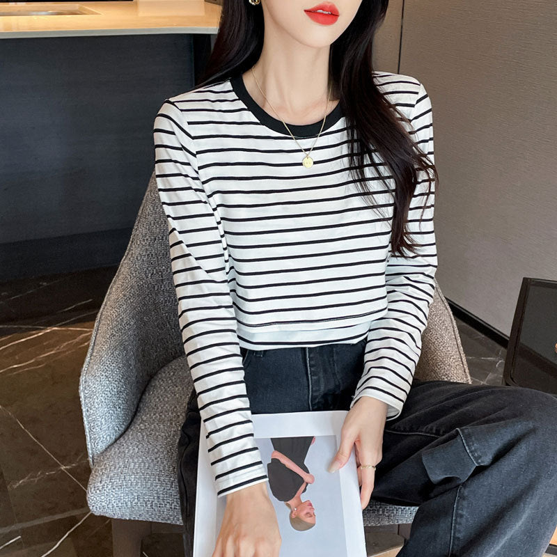 授乳中でもおしゃれに見える春秋マタニティトップス