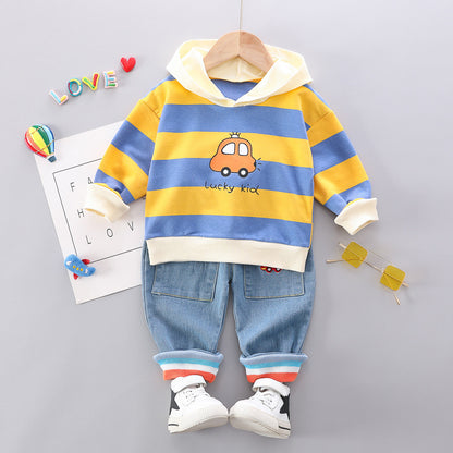 子供が着用したカジュアルな外出コーデの写真
