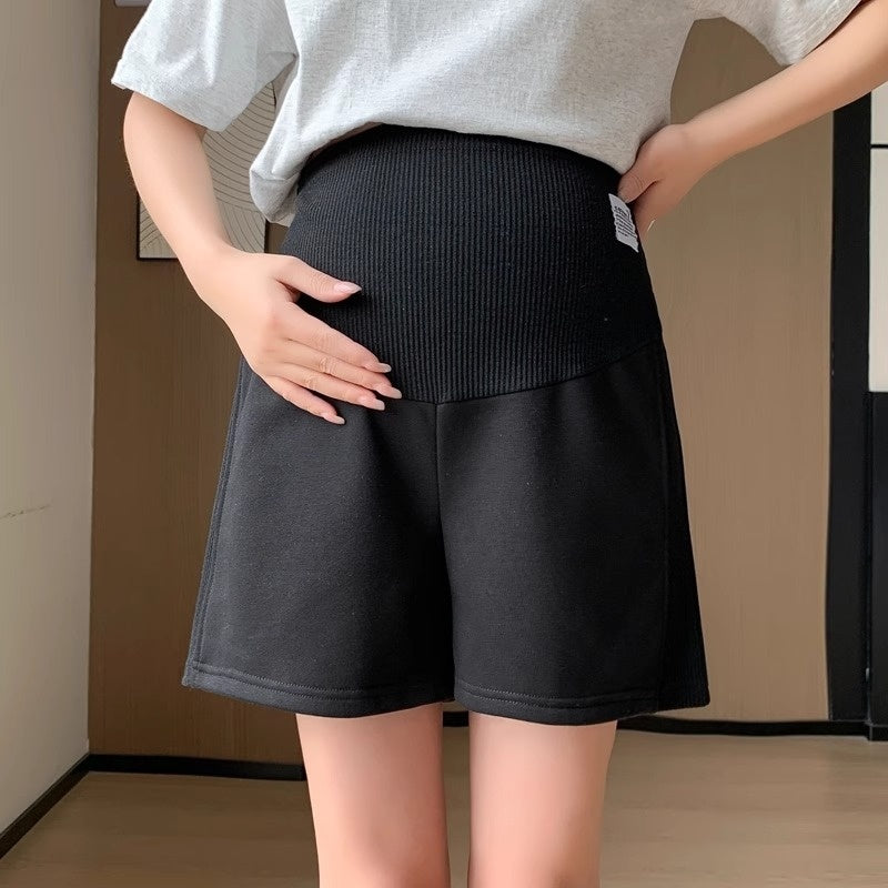 腹部サポート付きマタニティショートパンツ、妊婦向けゆったりフィットデザイン
