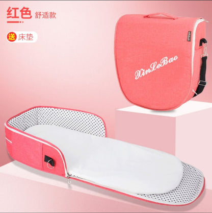 ベビー折りたたみポータブルベッド（蚊帳・マット・おむつ替えパッド付き） | Portable Foldable Baby Bed (Mosquito Net, Mat & Diaper Pad)